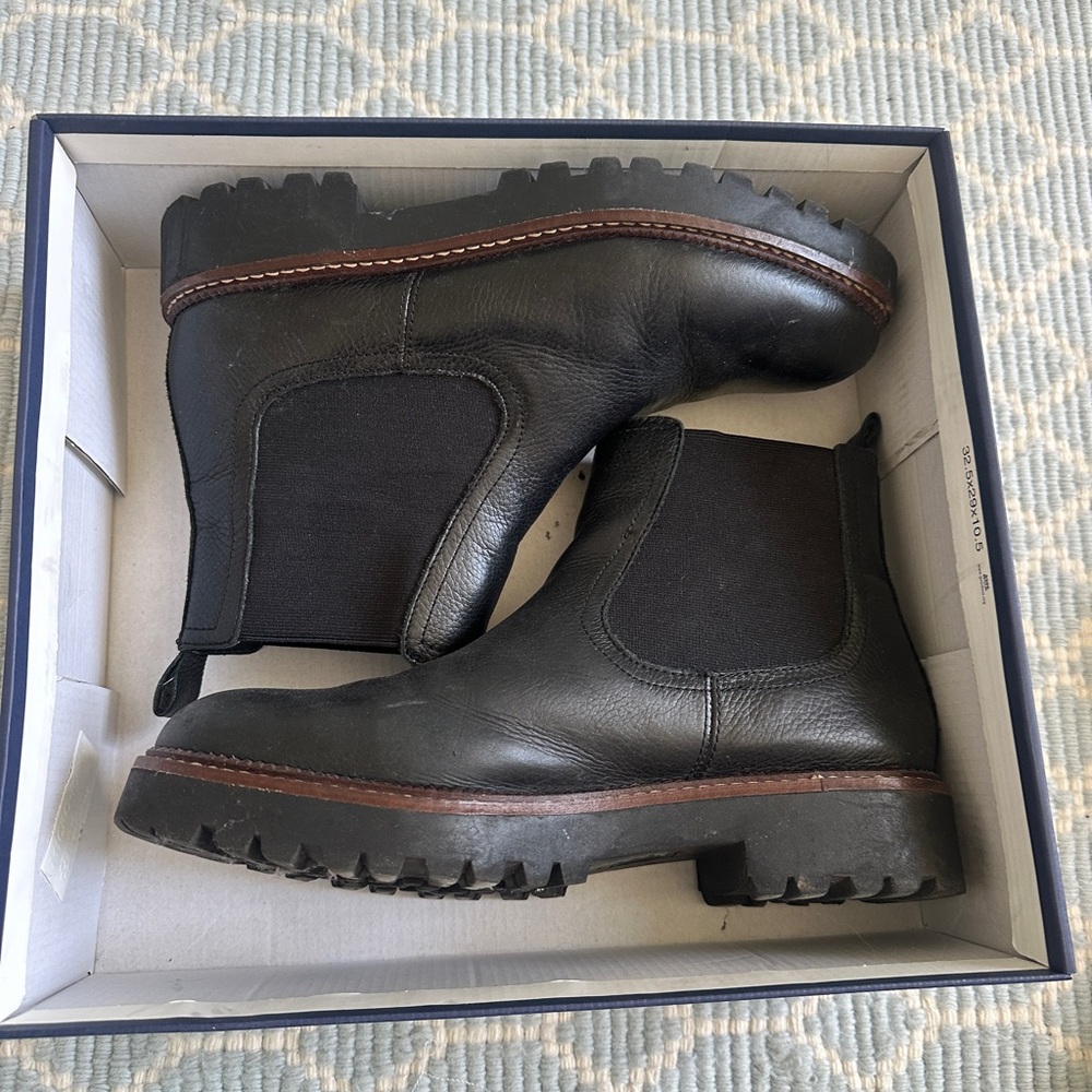 Caslon boots from Nordstrom size 10 M
CNMILLER- LEA Black leather.